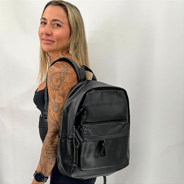 Mochila Preta Compacta Lisa - Estilosa , Moderna