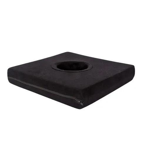 ALMOFADA QUADRADA C/ ORIFICIO PERFIL BAIXO COR PRETA GENERE LATEX