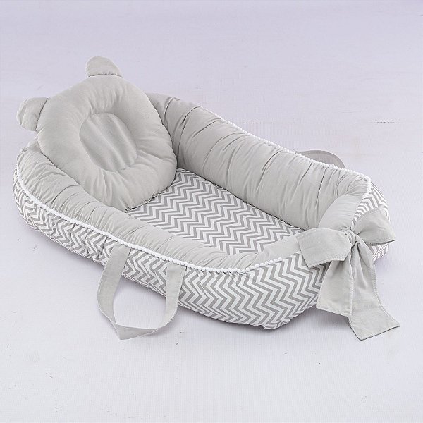 Ninho Para Bebê Redutor De Berço Pompom Chevron Cinza