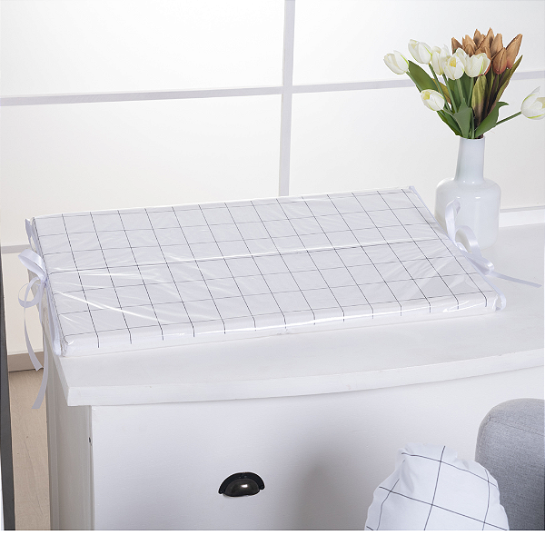 Trocador de Cômoda Plastificada Impermeável com Laço Xadrez Branco