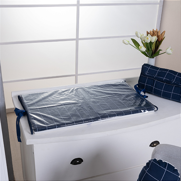 Trocador de Cômoda Plastificada Impermeável com Laço Xadrez Marinho