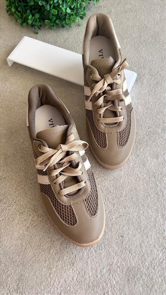 Tênis urbano Doce de Leite