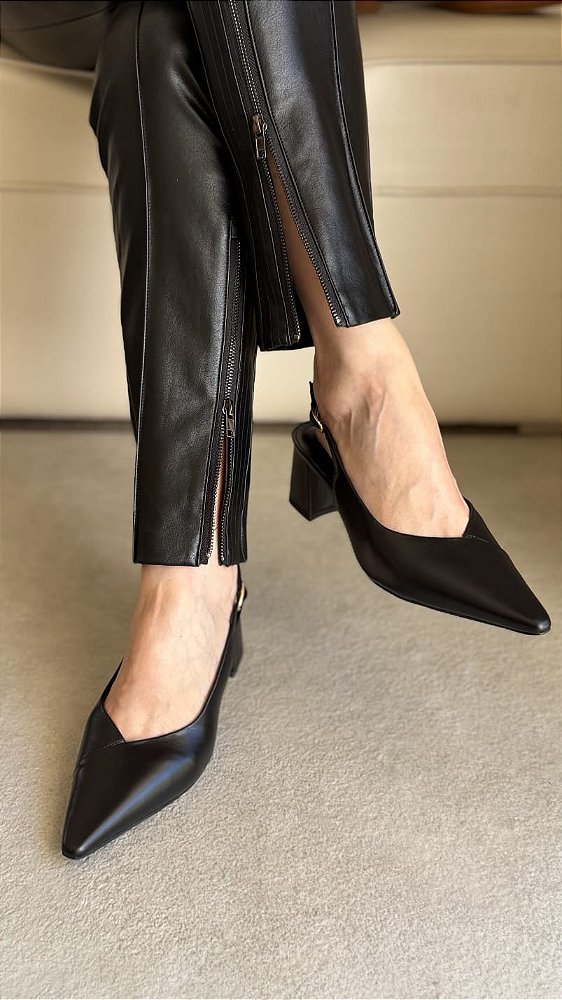 Scarpin slingback Lorena Preto