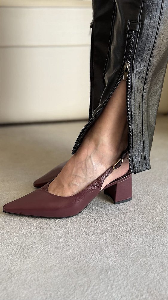 Scarpin slingback Lorena Malbec