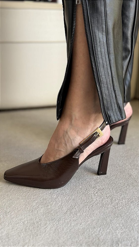 Scarpin Aline Verniz Marrom