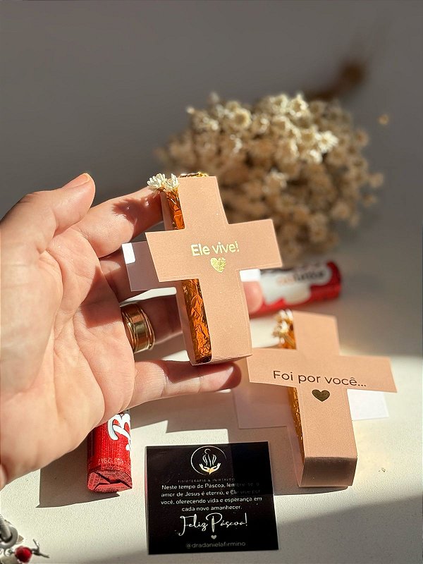 20 unidades - Batom de chocolate com Card Ele vive (efeito dourado)