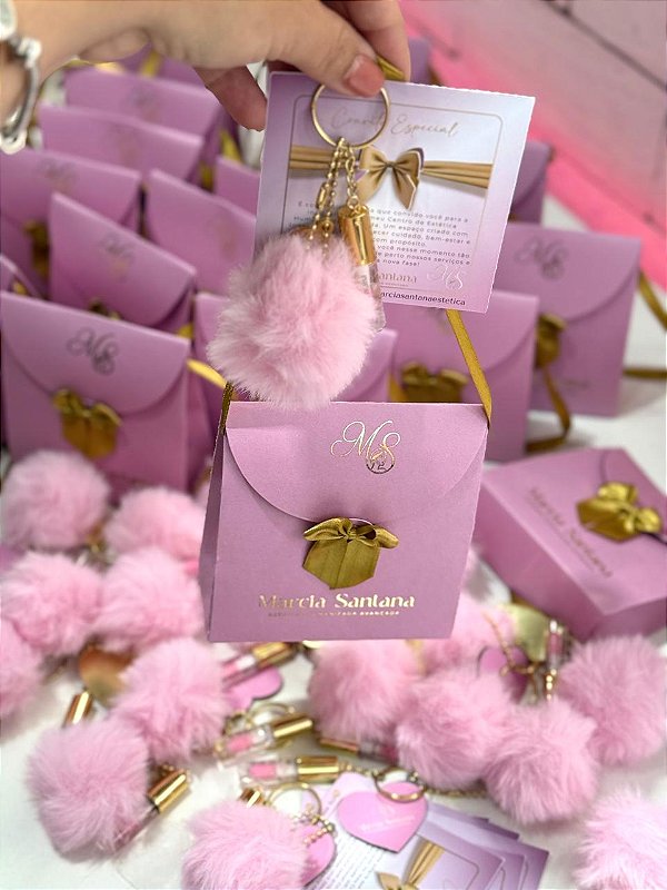 Mini Gloss com chaveirinho, espelho e pompom + embalagem personalizada