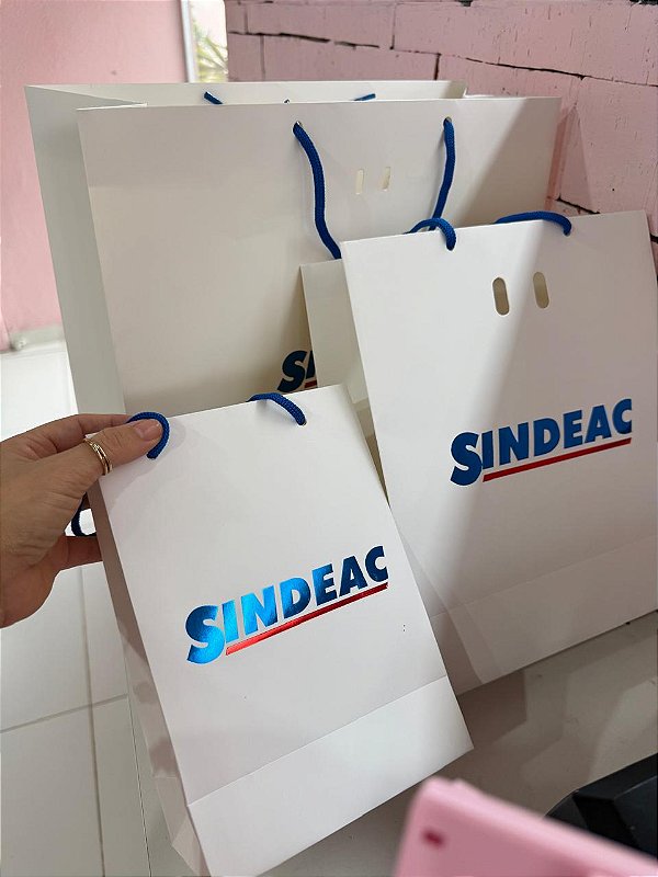 Sacola personalizada com acabamento hotstamping