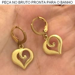 BRINCO PRESSÃO NO BRUTO PRONTO PARA BANHO JA NO COBRE EM FORMA DE CORAÇÃO 2GR TAMANHO APROXIMADO:2,5CM REF.BRU1339