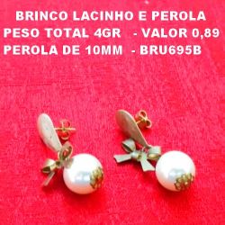 BRINCO NO BRUTO PRONTO PARA O BANHO COM BASE GOTA E LACINHO COM PEROLA DE 10MM PESO TOTAL 4GR REF.BRU695B