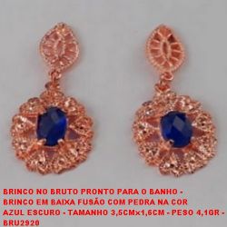 BRINCO NO BRUTO PRONTO PARA O BANHO - BRINCO EM BAIXA FUSÃO COM PEDRA NA COR AZUL ESCURO - TAMANHO 3,5CMx1,6CM - PESO 4,1GR -  BRU2920