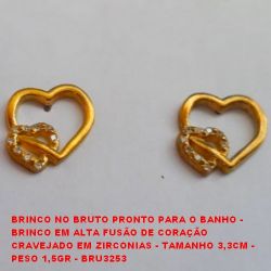 BRINCO NO BRUTO PRONTO PARA O BANHO -  BRINCO EM ALTA FUSÃO DE CORAÇÃO  CRAVEJADO EM ZIRCONIAS - TAMANHO 3,3CM -  PESO 1,5GR - BRU3253