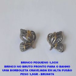 BRINCO NO BRUTO PRONTO PARA O BANHO UMA BORBOLETA CRAVEJADA - EM ALTA FUSÃO PESO 1,9GR - TAMANHO 15MM - BRU6076