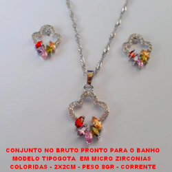 CONJUNTO NO BRUTO PRONTO PARA O BANHO MODELO TIPOGOTA  EM MICRO ZIRCONIAS  COLORIDAS - 2X2CM - PESO 8GR - CORRENTE DE 50CM+EXTENSOR - BRU1004