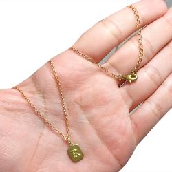 Gargantilha No bruto Pronto Para Banho Com a Letra ''R'' Tamanho Aproximado: 44,5cm Extensor: 6,0cm Peso: 2,4 gramas REF: BRU131A