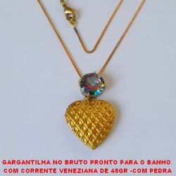 GARGANTILHA NO BRUTO PRONTO PARA O BANHO  5.1GR COM CORRENTE VENEZIANA DE 45GR -COM PEDRA 10X10MM - COM PEDRA DE ZIRCONIA E BASE EM ALTA FUSÃO - E RELICARIO DE CORAÇÃO - 2CM - BRU868