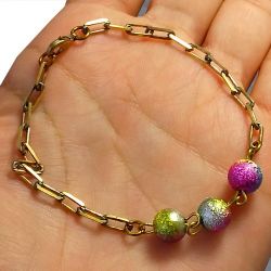 Pulseira Ajustável  no Bruto Pronto Para Banho Com Bola Em Acrilico Peso: 3,7 gramas(ROBER) REF: BRU142