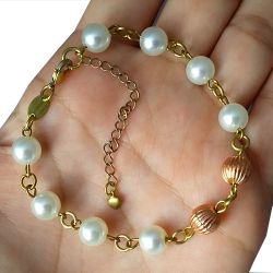 Pulseira No Bruto Pronto Para Banho Com Perolas e Bolas De 8mm Tamanho Aproximado: 20,0cm Extensor: 6,0cm Peso: 5,0 gramas REF: BRU982A