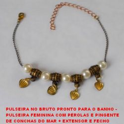 PULSEIRA NO BRUTO PRONTO PARA O BANHO -  PULSEIRA FEMININA COM PÉROLAS E PINGENTE  DE CONCHAS DO MAR + EXTENSOR E FECHO  LAGOSTA - LARG. DAS PÉROLAS 7MM - TAMANHO  26,5CM - PESO 4,5GR - BRU3181