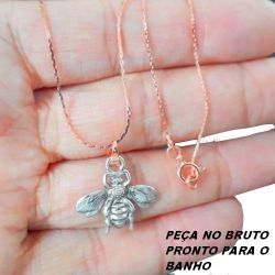 GARGANTILHA COM CORRENTE DE 45CM COM PINGENTE EM ALTA FUSÃO DE MOSQUITO 20X20MM COM PESO TOTAL DE 3GR REF.BRU1782
