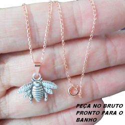 GARGANTILHA COM CORRENTE  DE 45CM COM PINGENTE EM ALTA FUSÃO DE MOSQUITO 20X20MM COM PESO TOTAL DE 3GR REF.BRU1780