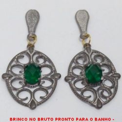 BRINCO NO BRUTO PRONTO PARA O BANHO -  BRINCO EM BAIXA FUSÃO VAZADO COM CRISTAL  VERDE - TAMANHO:4,9CM - PESO:5,6GR - BRU4126
