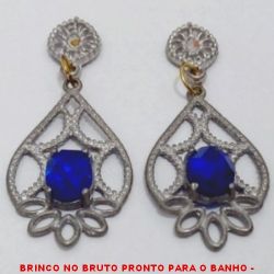 BRINCO NO BRUTO PRONTO PARA O BANHO -  BRINCO EM BAIXA FUSÃO VAZADO COM CRISTAL  AZUL - TAMANHO:4,0CM - PESO:4,4GR - BRU4116