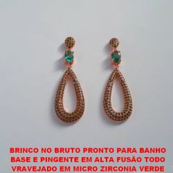 BRINCO NO BRUTO PRONTO PARA BANHO BASE E PINGENTE EM ALTA FUSÃO TODO VRAVEJADO EM MICRO ZIRCONIA VERDE PESO TOTAL 7,4GR - TAMANHO 48X15MM BRU3498
