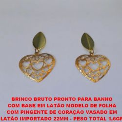 BRINCO BRUTO PRONTO PARA BANHO COM BASE EM LATÃO MODELO DE FOLHA COM PINGENTE DE CORAÇÃO VASODO EM LATÃO IMPORTADO - 22MM - PESO TOTAL 1,6GR BRU2649
