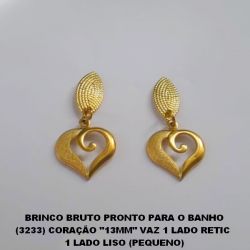 BRINCO BRUTO PRONTO PARA O BANHO (3233) CORAÇÃO ''13MM'' VAZ 1 LADO RETIC  1 LADO LISO (PEQUENO) PESO TOTAL 1,9GR - BRU4566