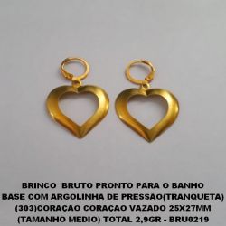 BRINCO  BRUTO PRONTO PARA O BANHO BASE COM ARGOLINHA DE PRESSÃO(TRANQUETA) (303)CORAÇAO CORAÇAO VAZADO 25X27MM (TAMANHO MEDIO) TOTAL 2,9GR - BRU0219