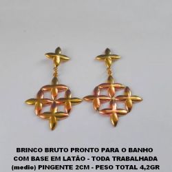 BRINCO BRUTO PRONTO PARA O BANHO  COM BASE EM LATÃO - TODA TRABALHADA (medio) PINGENTE 2CM - PESO TOTAL 4,2GR BRU1617