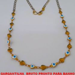 GARGANTILHA  BRUTO PRONTO PARA BANHO TODA EM OLHO GREGO EM FORMA DE CORAÇÃO E CORAÇÃO DE LATÃO DE 6MM - COM FECHO LAGOSTA PESO 8,9GR - TAMANHO 45CM - BRU4531