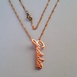 GARGANTILHA NO BRUTO PRONTO PARA O BANHO(GI) COM A PALAVRA GRATIDÃO TAMANHO APROXIMADO:45CM TAMANHO APROXIMADO:3CM 3,6GR REF:BRU328