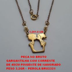 GARGANTILHA NO BRUTO PRONTO PARA O BANHO GARGANTILHA COM CORRENTE DE 45CM PINGENTE DE NAMORADO PESO 3.2GR -  PEROLA BRU2321