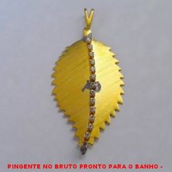 PINGENTE NO BRUTO PRONTO PARA O BANHO -  PINGENTE DE FOLHA COM CRISTAIS - TAMANHO: 5,7CM - PESO:3,1GR - BRU688