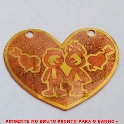 PINGENTE NO BRUTO PRONTO PARA O BANHO -  PINGENTE DE CORAÇÃO COM CASAL - TAMANHO: 2,6CM - PESO:2,3GR - BRU1259