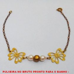 PULSEIRA NO BRUTO PRONTO PARA O BANHO -  PULSEIRA FEMININA COM BORBOLETAS, PÉROLAS  DE 5MM E BOLINHA DE 6MM - TAMANHO:19,5CM -  PESO:2,1GR - BRU3910