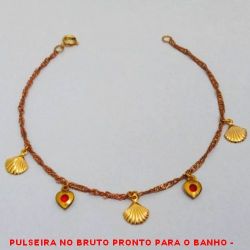 PULSEIRA NO BRUTO PRONTO PARA O BANHO -  PULSEIRA FEMININA COM PENDURICALHOS DE  CONCHA E CORAÇÕES COM CRISTAL - TAMANHO: 20,9CM - PESO:2,0GR - BRU4110