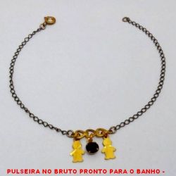 PULSEIRA NO BRUTO PRONTO PARA O BANHO -  PULSEIRA FEMININA COM CORAÇÕES E  PENDURICALHOS DE DOIS MENINOS E CRISTAL  NEGRO - TAMANHO:20,8CM - PESO:1,5GR - BRU4106