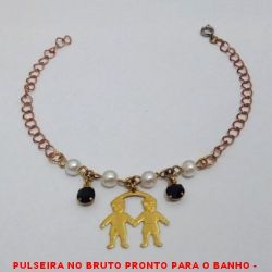PULSEIRA NO BRUTO PRONTO PARA O BANHO -  PULSEIRA FEMININA COM PÉROLAS DE 5MM E  PENDURICALHOS DE CRISTAIS E DOIS MENINOS -  TAMANHO:19,5CM - PESO:2,8GR - BRU4297
