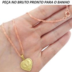 GARGANTILHA NO BRUTO PRONTO PARA O BANHO EM FORMA DE CORAÇÃO PALAVRA MÃE COM PEZINHOS TAMANHO APROXIMADO:45CM TAMANHO PINGENTE:2CM 2,5GR REF.BRU827