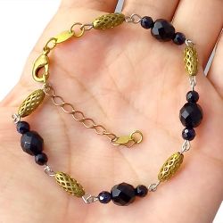 Pulseira No Bruto Pronto Para Banho Com Pedras de Cristais Negra e Pedras Naturais Tamanho Aprox: 21cm Extensor: 5cm Peso: 6,0 gramas REF: BRU315