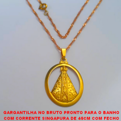 GARGANTILHA NO BRUTO PRONTO PARA O BANHO COM CORRENTE SINGAPURA DE 45CM COM FECHO REDONDO - MEDALHA DE NOSSA SENHORA APARECIDA TAMANHO 3X2,5CM - PESO TOTAL 3,1GR - BRU3207
