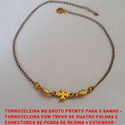 TORNOZELEIRA NO BRUTO PRONTO PARA O BANHO -  TORNOZELEIRA COM TREVO DE QUATRO FOLHAS E  CONECTORES DE PEDRA DE RESINA + EXTENSOR -  TAMANHO 28,5CM - PESO 1,6GR - BRU3086