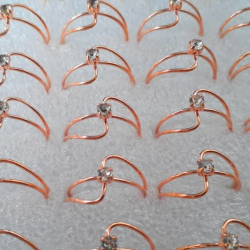 ANEL NO BRUTO PRONTO PARA O BANHO  COM ARO DUPLO E PEDRINHAS DE CRISTAL - 2,4GR -5305