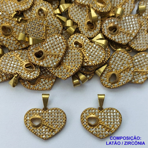 PINGENTE NO BRUTO PRONTO PARA O BANHO (CX77)- PINGENTE CORAÇÃO COM CHAVE CRAVEJADA EM MICROS ZIRCÔNIAS 14X19MM - PESO: 2,1GR - BRU13501