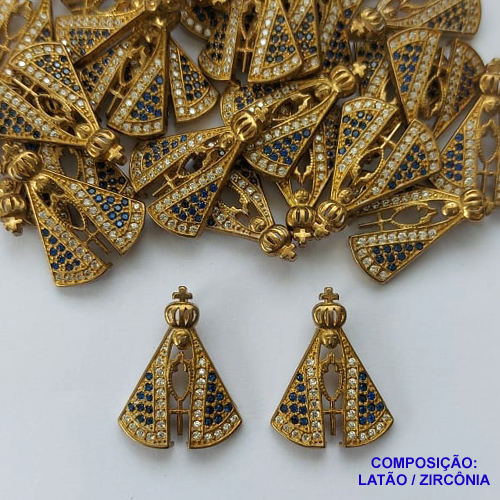 PINGENTE NO BRUTO PRONTO PARA O BANHO(CX74) - PINGENTE NOSSA SRA APARECIDA CRAVEJADA EM MICROS ZIRCÔNIAS 19X24MM - PESO TOTAL 2.4GR - BRU6394