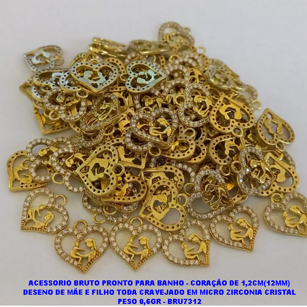 PINGENTE BRUTO PRONTO PARA BANHO (CX33) - CORAÇÃO DE 1,2CM(12MM) DESENO DE MÃE E FILHO TODA CRAVEJADO EM MICRO ZIRCONIA CRISTAL PESO 0,6GR - BRU7312