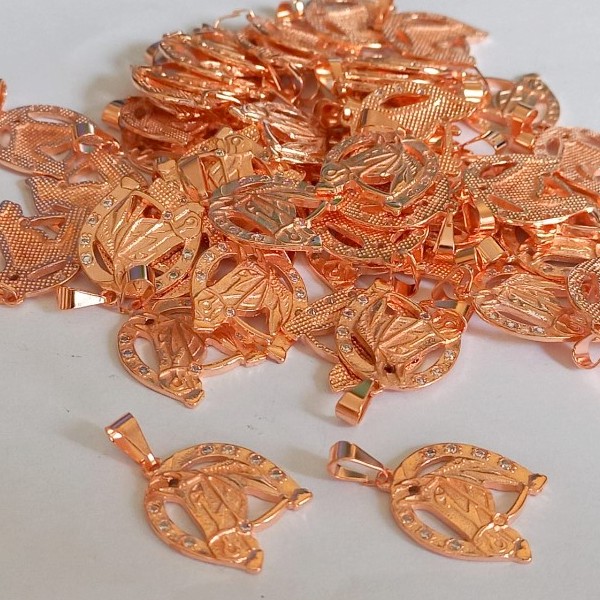 PINGENTE  NO BRUTO PRONTO PARA O BANHO(CX30) - pingente de cavalo DE 20MM(2CM) PESO TOTAL 1,3GR - TODO CRAVEJADO EM ZIRCONIAS CRISTAL(MAD) - BRU000146